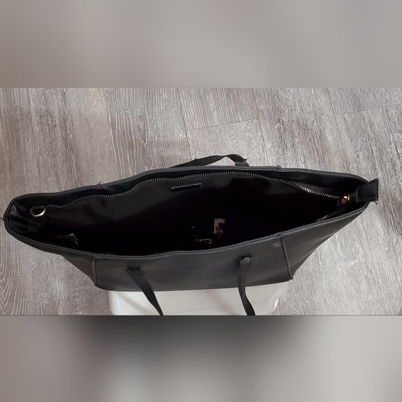 Hand Bag - Picture 2 of 3